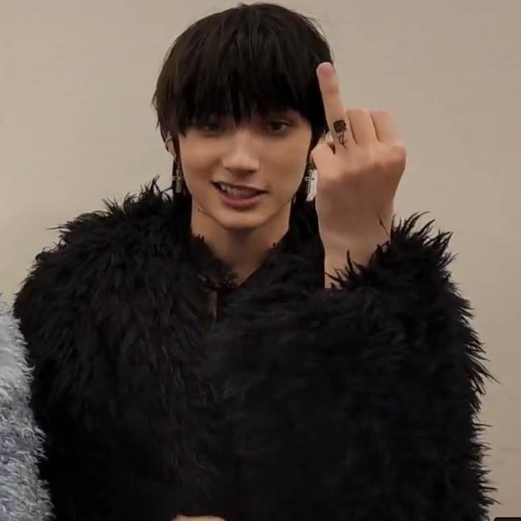 Meet your Posher, Evelin - Picture 1 of 1